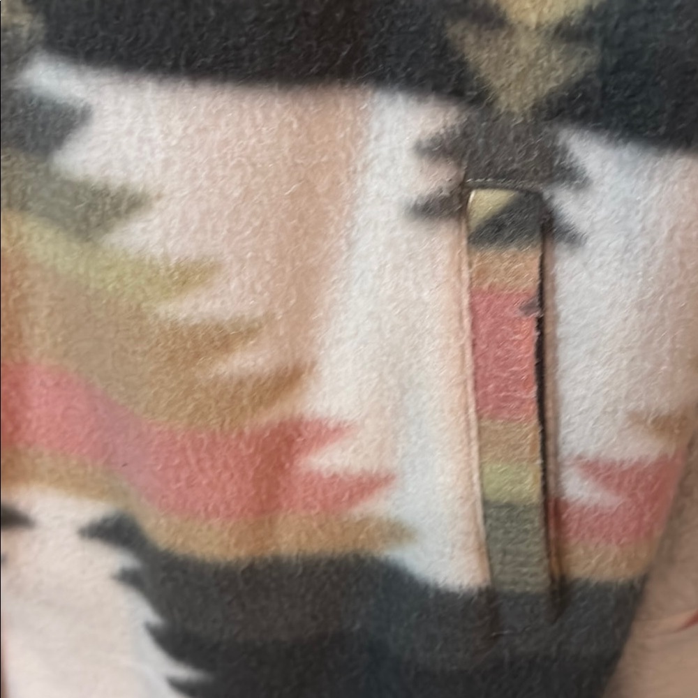 Patterned Fleece Shacket - Picture 4 of 6